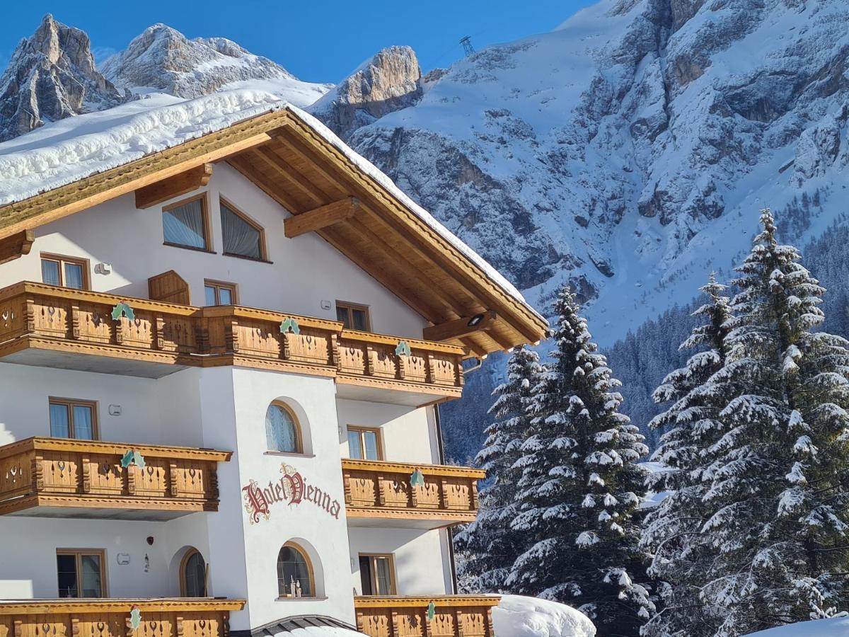 Hotel Vienna San Martino Di Castrozza Exteriör bild