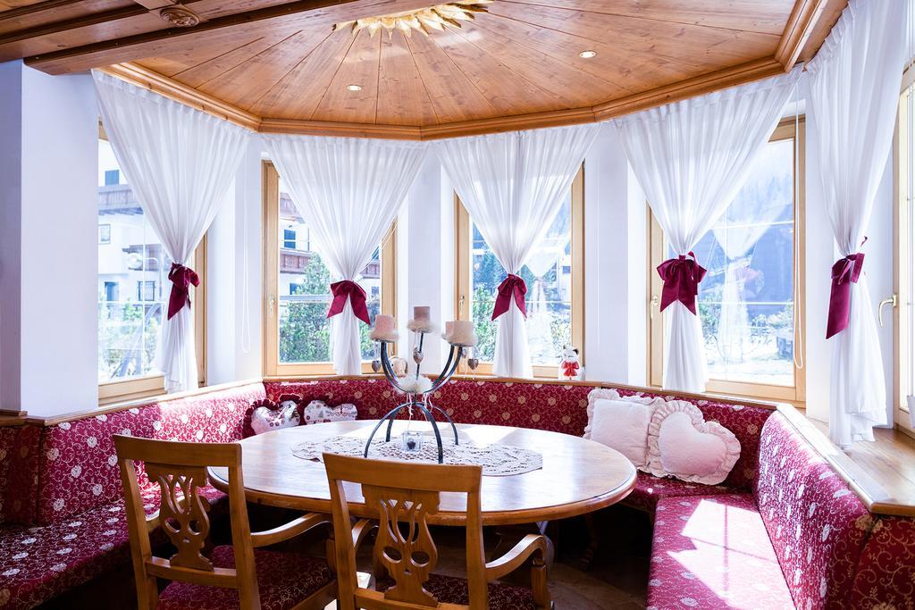 Hotel Vienna San Martino Di Castrozza Exteriör bild