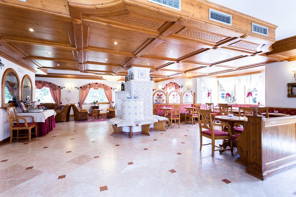 Hotel Vienna San Martino Di Castrozza Exteriör bild