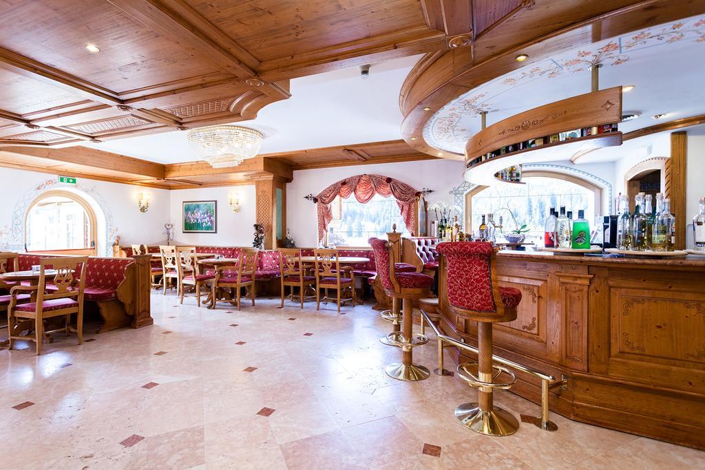 Hotel Vienna San Martino Di Castrozza Exteriör bild