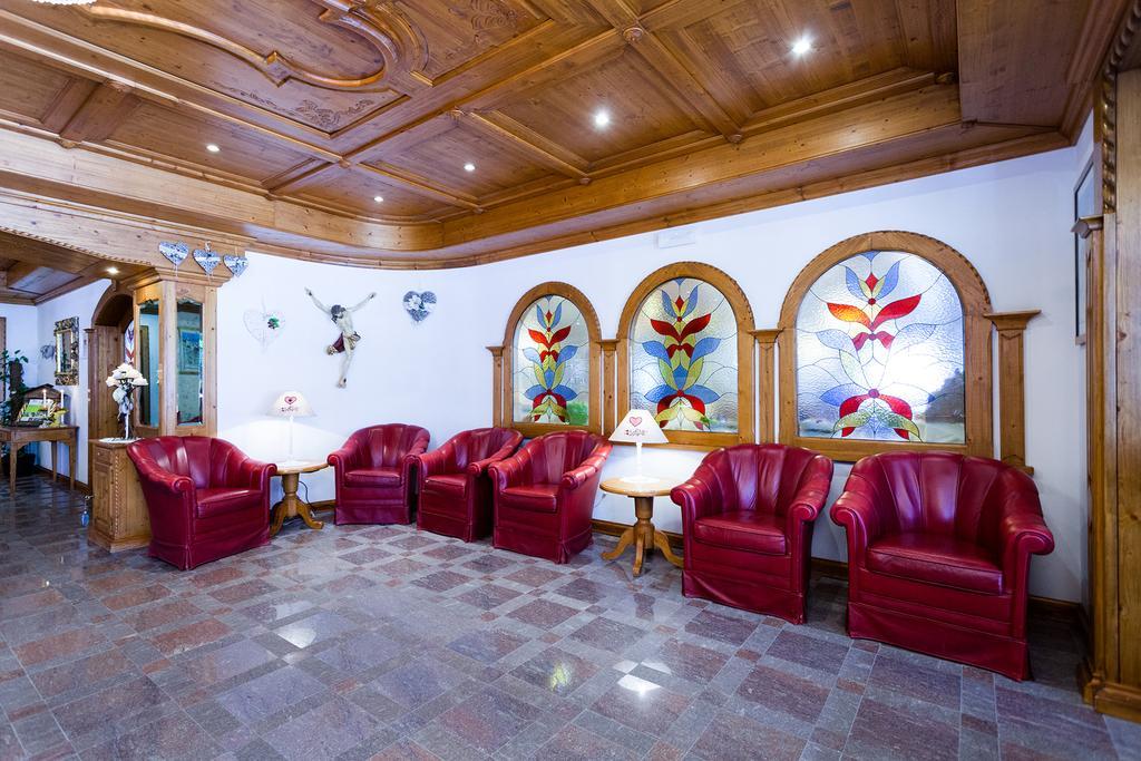 Hotel Vienna San Martino Di Castrozza Exteriör bild